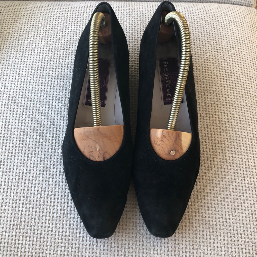 Phyllis Poland blk suede flat shoe sz 6.5 leather